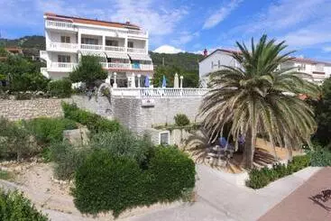 ホテル Apartments And Rooms Vinko