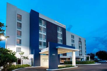 בית מלון כפרי Springhill Suites By Marriott Miami Doral