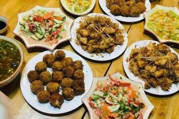 تختخواب و صبحانه Green Hill Hostel & Tour