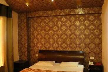 Sydney Grand Hotel & Resort