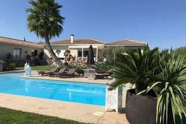 Bed and Breakfast Escapades Lointaines