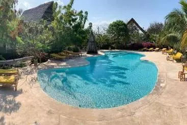 ホテル Breeze Residence Apartments