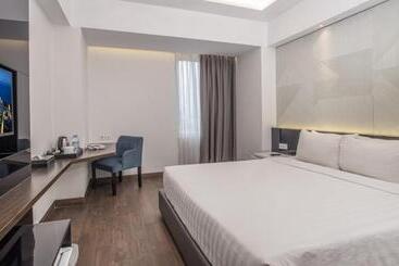 Hotell Golden Tulip Essential Makassar