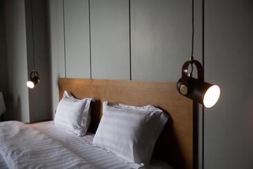 Eleven Hotel And Hall