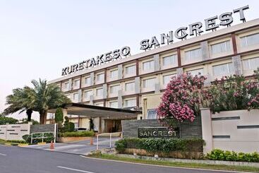 Hotel Sancrest Residence Deltamas
