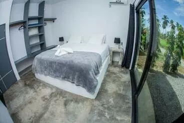 ホテル Show Pony Beach Resort And Suites