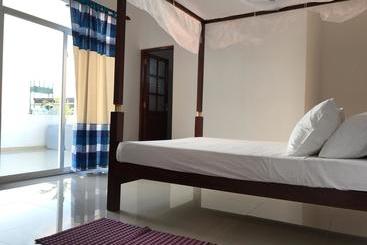 Hotel Bliss Apartment Hikkaduwa