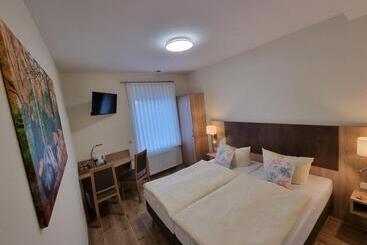 Gästehaus Grunewald Bed & Breakfast