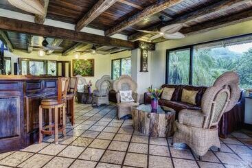 Resort Sleeping Giant Rainforest Lodge