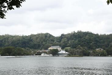 Aamiaismajoitus (B&B) Cirute  Talwatte, Kandy