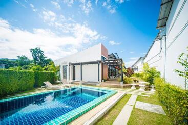 Chillhub Hostel Phuket