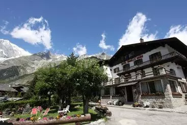 Otel Aiguille Noire