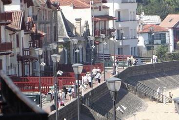 هتل Hôtel De La Plage Saint Jean De Luz
