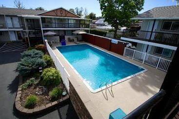 מוטל Gateway Inn