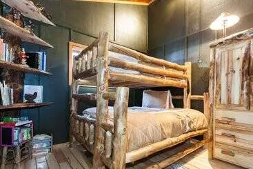 Treehouse By The Stream