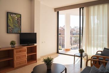 Beatrix 2000 - Caliu Apartments