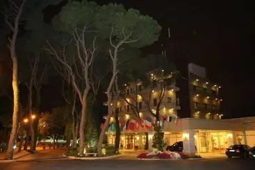 هتل Bzommar Palace