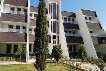 هتل Tourist Shiraz