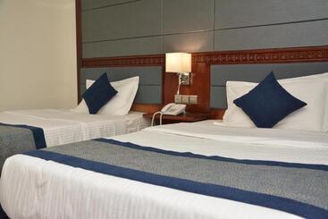 فندق Grandeur East