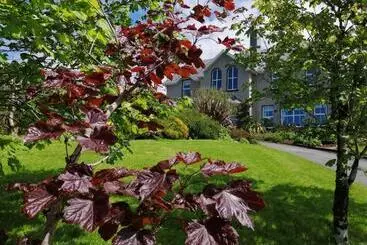 Bed and Breakfast Apartments At Ballinsheen House & Gardens