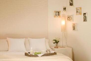 تختخواب و صبحانه S Hotelet De Santanyi