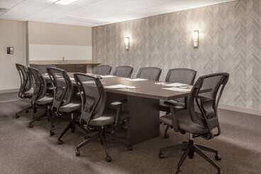 ホテル Ramada By Wyndham Grassland