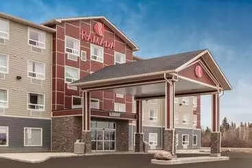 Hotel Ramada By Wyndham Grassland