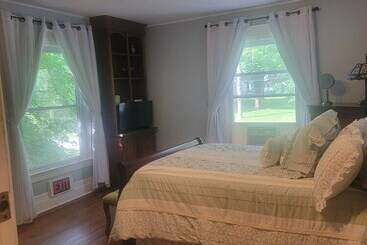 The Queen Of The Catskills B&b