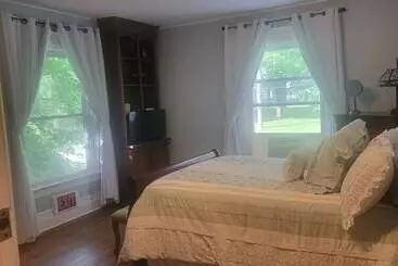 The Queen Of The Catskills B&b