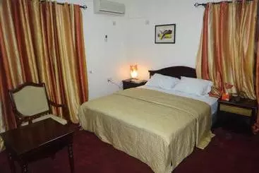 Hotel Ed Scob Suites