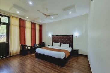 Hotel Treebo Anjukul