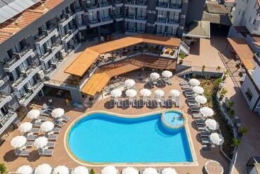 هتل Clover Magic Park Side