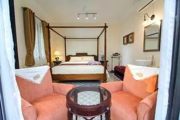 Bed and Breakfast Casugria Dutch Heritage Residence
