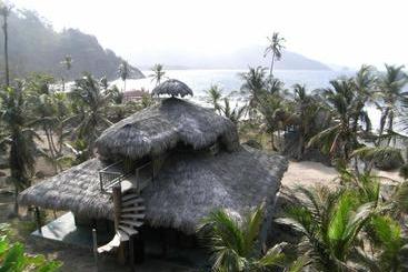 Hotel Bahia Lodge