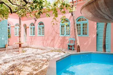 ユースホステル Kali Vice Surf Villa