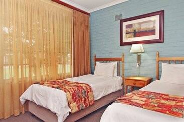 استراحتگاه Baywater Village