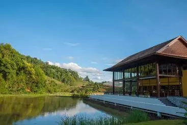 هتل Onsen At Moncham