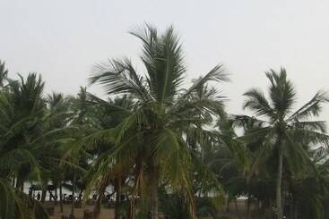 Sand Bank Hotel & Restaurant