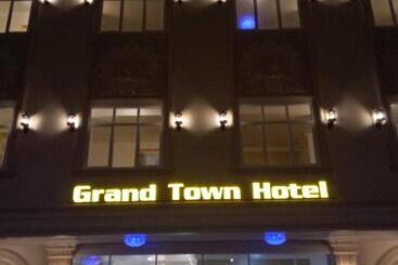 Grand Town Hotel Mandai