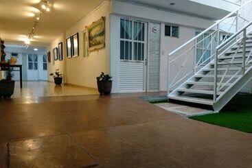 هتل Del Arte Y Figura