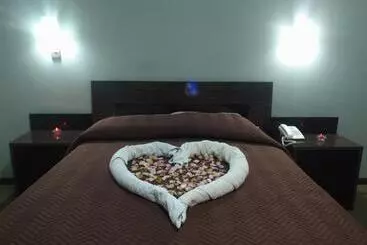 Hotel Hostal Costa De Marfil Suites & Apartamentos