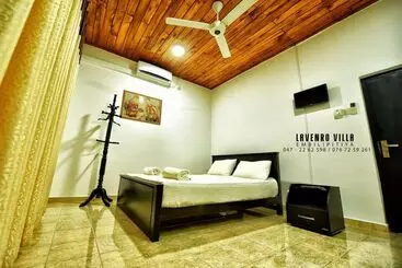 Hotelli Lavenro Villa