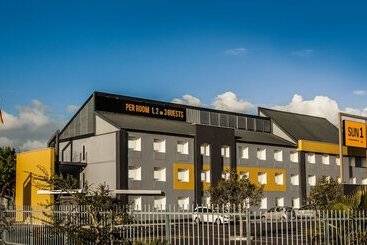 Отель Sun1 Milnerton