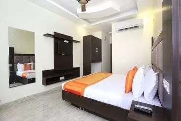 Hotel Super Capital O Royal