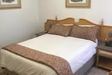 ホテル Midway Inn