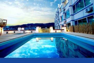 Resort November Kids & Spa