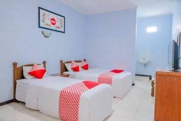 O Arjosari Near Plaza Araya Formerly Hotel Nugraha