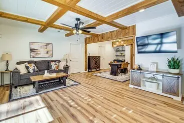 コテージ Ellijay Home 4 Mi To Dtwn: Hot Tub & Resort Perks!