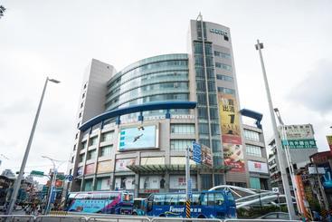 هتل Check Inn Express New Taipei Tamsui