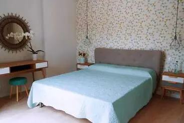 تختخواب و صبحانه Indisparte Suites